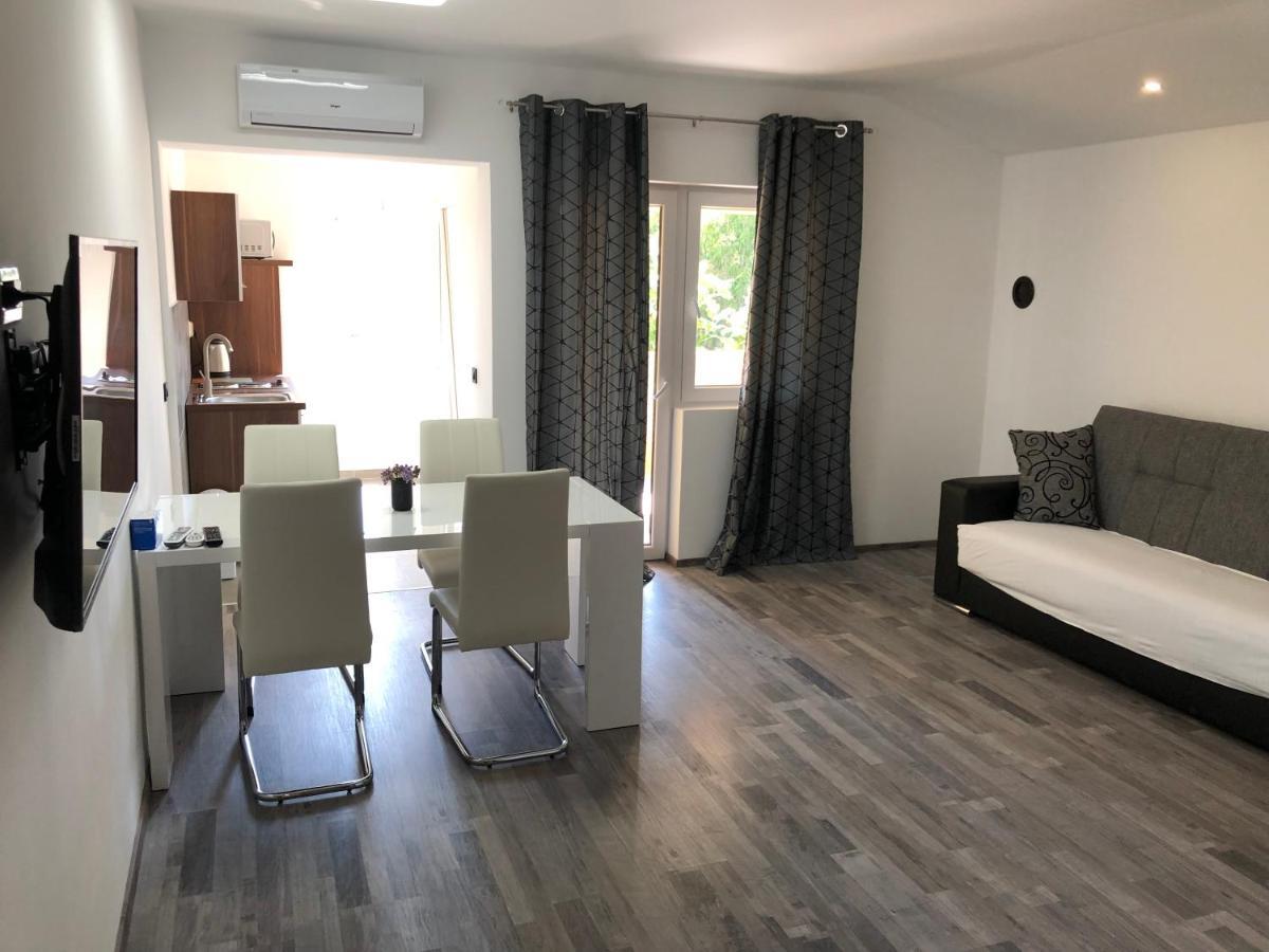 Apartmani Bm Biograd Na Moru Εξωτερικό φωτογραφία