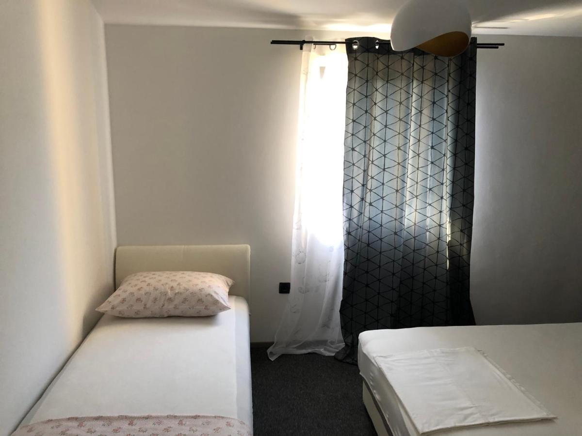 Apartmani Bm Biograd Na Moru Εξωτερικό φωτογραφία